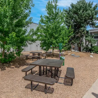 Julian Square Apartments picnic area in the courtyard
